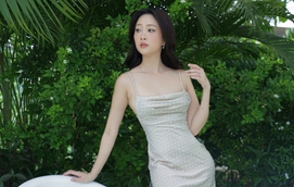Diện váy lụa quyến rũ nhưng không phô trương