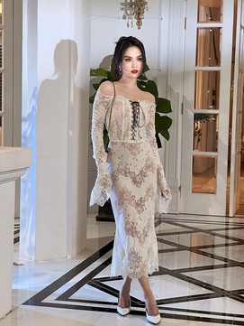 Sang xịn mịn với outfit ren được lòng phái đẹp trong mùa thu năm nay