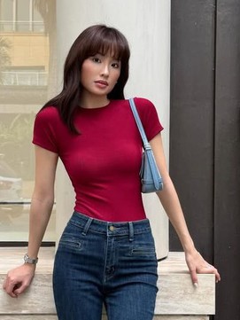 Không phải skinny, quần jeans ống loe mới là lựa chọn của nàng sành mặc