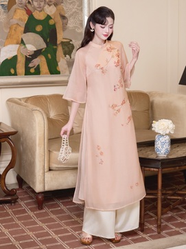 Làm mới áo dài trong dòng chảy đương đại