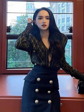 Đổi mới tủ đồ với trang phục họa tiết ô kim cương đầy phá cách