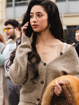 Vẻ đẹp hình học thanh lịch của chân váy chữ A