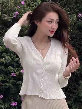 Cardigan vẫn được yêu thích giữa vòng xoay của các xu hướng mới