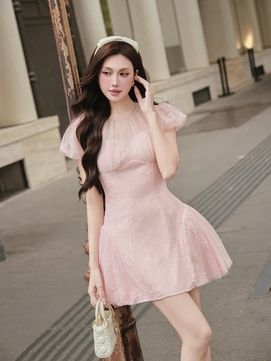 Nghệ thuật diện đồ đơn sắc giúp nàng nâng tầm đẳng cấp