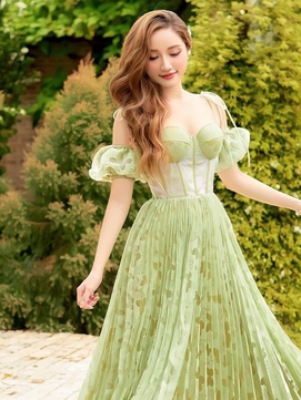 Từ trẻ trung đến sang trọng cùng những sắc độ xanh