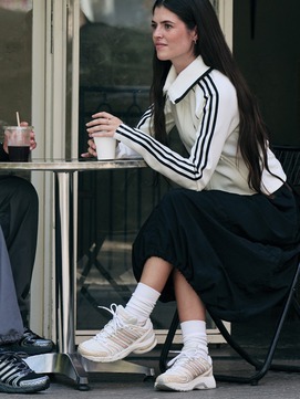 Các mẫu giày chạy bộ với phong cách trẻ trung, cá tính để xuống phố