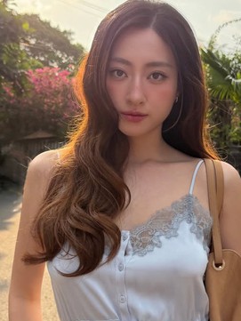 Áo hai dây tôn nét nữ tính cho nàng những ngày đầu hè