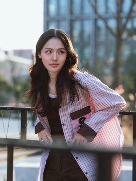 Nàng tự tin hơn khi chọn áo sơ mi kẻ sọc cho trang phục thường ngày