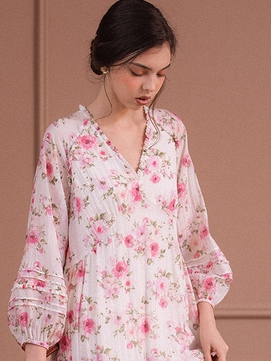 Sắc hồng pastel tôn nét tinh khôi và ngọt ngào của nàng