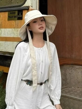 Chút tinh nghịch xuống phố với mũ vành tròn