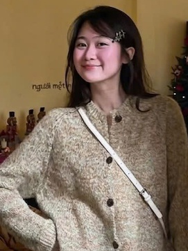 Hoàn thiện phong cách vintage với chân váy nâu cổ điển