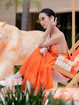 'Giải nhiệt' ngày hè cùng những sắc màu thời trang đang được ưa chuộng