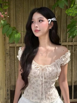 Trở thành tâm điểm xuống phố với xu hướng kẹp nơ xinh