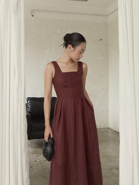 Năng động xuống phố với đầm không tay đẹp dịu dàng