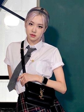 Học các sao nữ diện đồ phong cách preppy tôn khí chất tri thức