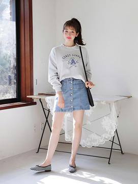 Nhìn lại sức hút bất tận từ những chiếc váy jeans quen thuộc