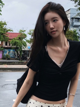 Chân váy cổ điển trở lại, diện đi làm đi chơi đều đẹp