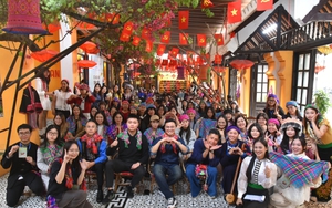 Tưởng chỉ là hội chợ, ai ngờ lại là ‘cuộc hẹn’ khiến nhiều người mê mẩn