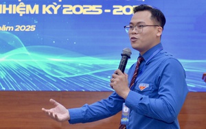 Cán bộ Đoàn luôn đồng hành để sinh viên 'sống một cuộc đời rực rỡ'