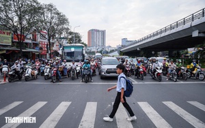 Nhìn lại 2025: Camera AI chấm dứt cảnh đèn đỏ còn 3 giây là bấm còi ở TP.HCM