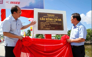 Chỉ có ở Thanh Niên: Những cây cầu bừng sáng vùng quê