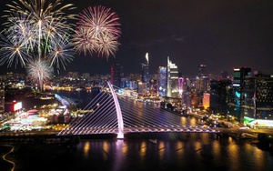 Tạm biệt năm 2025: Mạng xã hội ngập tràn lời chia tay, gửi gắm hy vọng năm mới