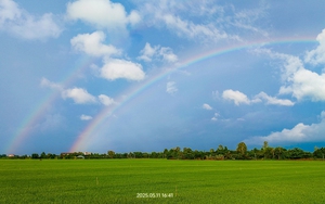 Cầu vồng đôi vừa xuất hiện ở miền Tây, nhiều người bất ngờ khi nhìn thấy