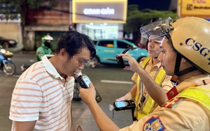 Bị CSGT TP.HCM phạt nồng độ cồn, có người thanh minh: 'Đô tới 20 lon...'
