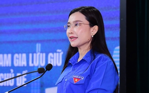 'Mỗi câu chuyện lịch sử phải được sống một cuộc đời mới trên không gian mạng'