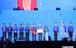 Hội Liên hiệp thanh niên Việt Nam đón nhận Huân chương Lao động hạng nhất