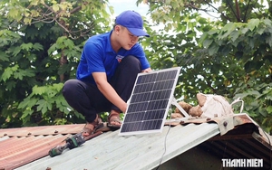 Băng đồi vượt núi 'cõng' điện, dẫn nước về bản