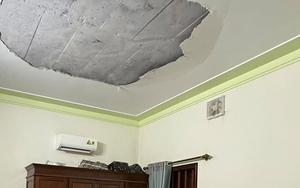 Nghe tiếng động như đàn chuột chạy, 30 giây sau mảng vữa trần nhà rơi xuống giường