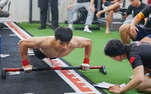 Chàng trai 6 năm tập thể hình ngoài đường phố vô địch cuộc thi sức bền