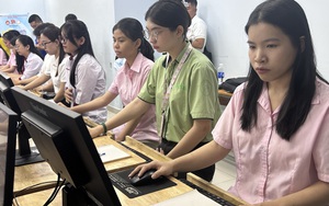 Vì sao thi giỏi nghề vẫn phải giỏi cả tiếng Anh?