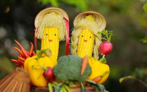 Đám cưới ‘nặng ký’ nhất Cà Mau: Hơn 315 kg rau củ quả phủ kín bữa tiệc