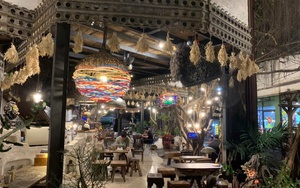 Độc đáo quán cà phê chỉ toàn phế liệu nhưng nhiều người mê mẩn