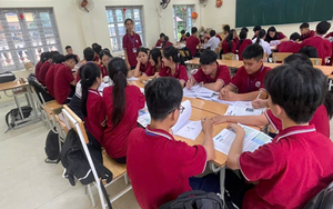 Tranh cãi việc nhà trường yêu cầu học sinh phải quay video tự học mỗi ngày?