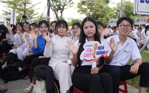 School Tour Tiếp sức mùa thi: Giúp học sinh giải tỏa áp lực thi cử