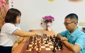 Cờ vua thành 'hot trend' mùa hè: Nhiều trung tâm săn đón để trẻ rèn trí não