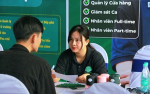 Ra trường chọn việc làm lương cao hay làm đúng ngành?
