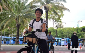 Đi xe buýt miễn phí ở TP.HCM trúng thưởng xe đạp: Nam sinh tưởng bị lừa