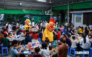 Trung thu ở Làng trẻ em SOS: 130 em nhỏ quây quần bên những tô phở