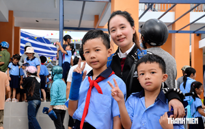 'Khối chưa nghỉ hưu' hồ hởi khi 'khối nghỉ hè' khai giảng