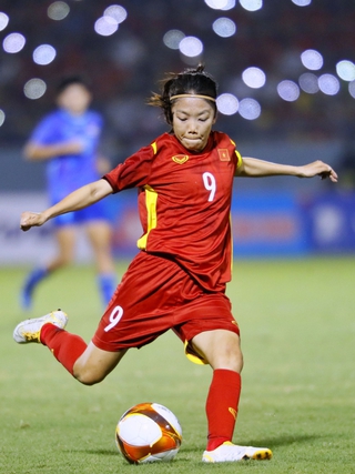 Xuất sắc ở nước ngoài, Huỳnh Như thêm cơ hội đoạt Quả bóng vàng Việt Nam 2022
