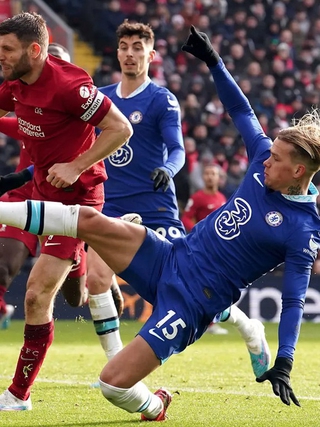 Premier League: Sẽ bùng nổ chuyển nhượng vào giờ chót?