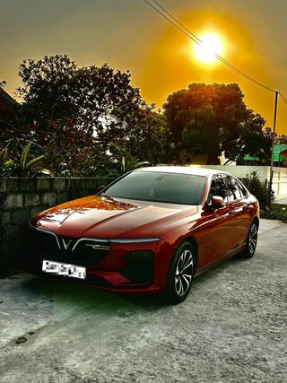 VinFast Lux A2.0 'nóng' trên thị trường xe cũ