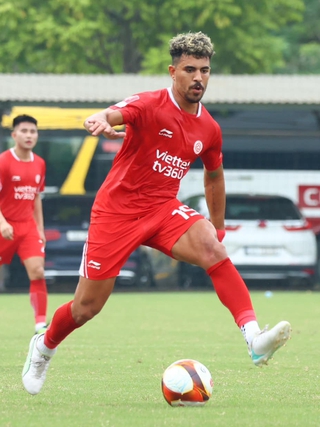 Đội bóng V-League 'ngó lơ' đồng đội cũ của Salah