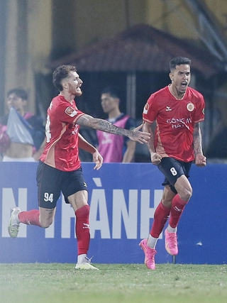 Đua vua phá lưới V-League: Ngoại binh lại lấn át 'hàng nội'?