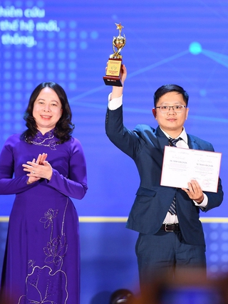 Truyền cảm hứng về tình yêu khoa học cho thanh niên