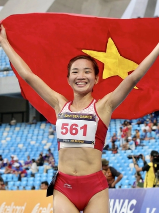 Nguyễn Thị Oanh và 'chân dài' Thanh Thúy được đề cử cho danh hiệu cao quý